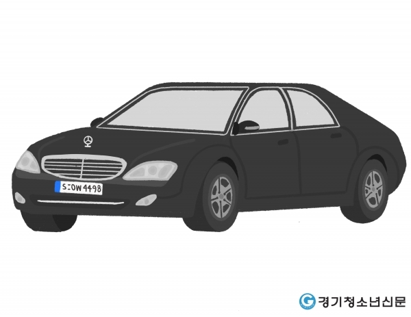 김대중 대통령의 의전차는 내구성이 튼튼한 ‘메르세데스-벤츠 S 600 가드’이다.