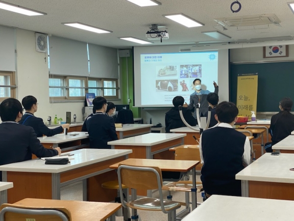 오산시는 중·고등학생을 대상으로 하는 '2021년  진로탐색 운영지원' 프로그램을 지난2일부터 시작했다. / 사진 = 오산시